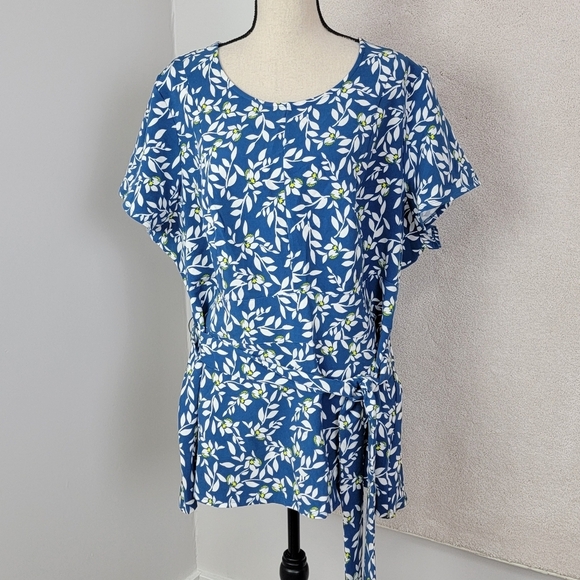 Lane Bryant Blue And White Floral Print Lena Peplum Belted Top Sz 24 NEW - Picture 1 of 14